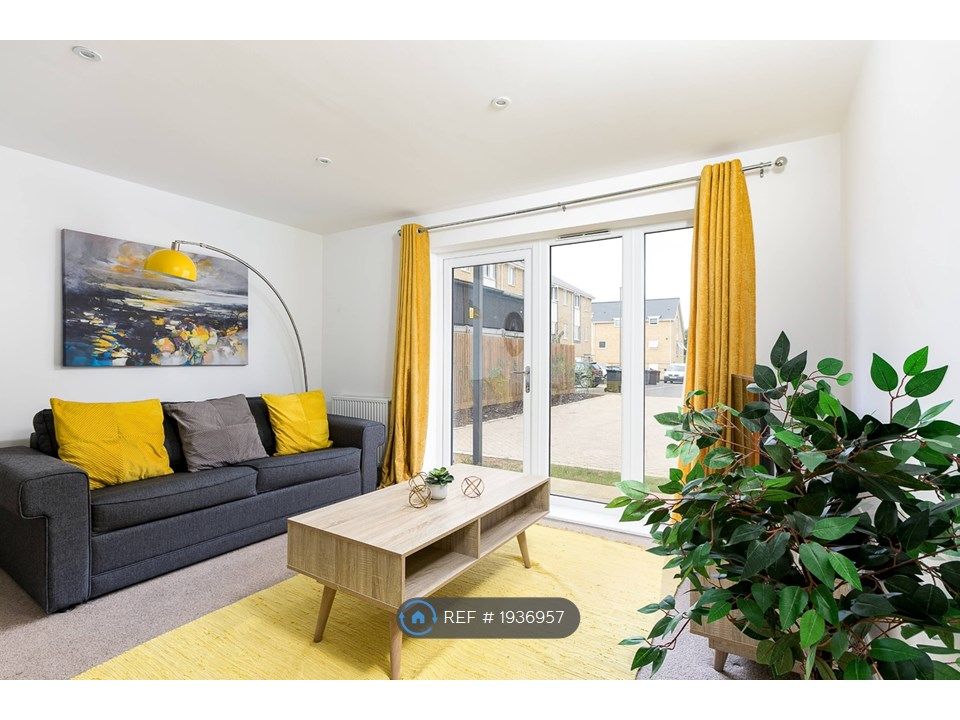 2 bed flat to rent in Mutiny Close, Hertford SG13, £2,250 pcm Zoopla