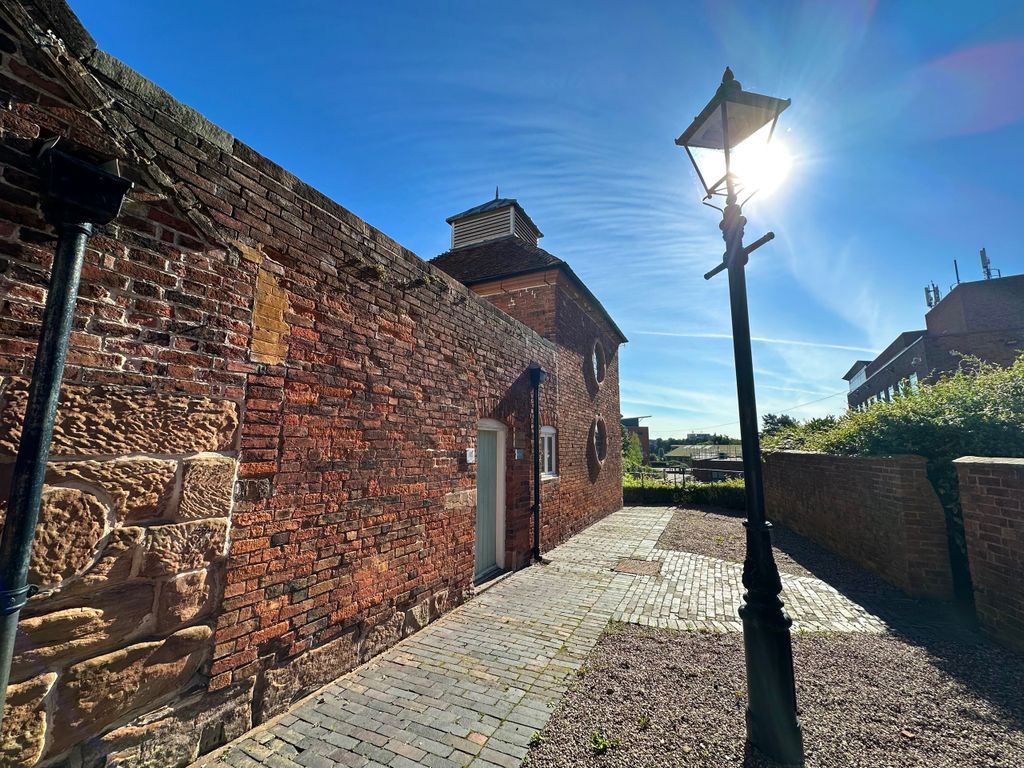 Property to rent in The Stables, The Moat House, 24 Lichfield Road