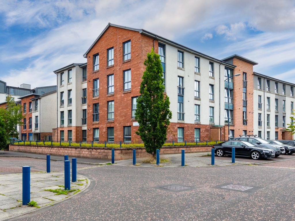 2 bed flat for sale in Richmond Park Gardens, Oatlands, Glasgow G5, £
