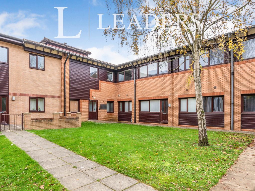 2 bed flat to rent in Wickham Road, Fareham PO16, £850 pcm Zoopla