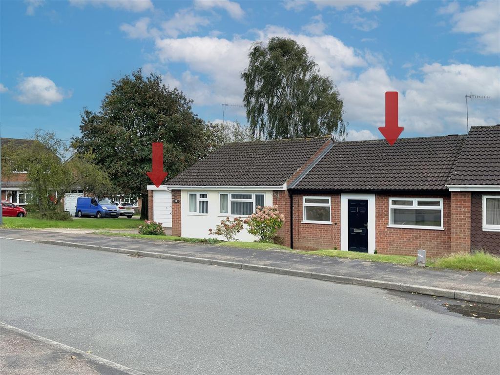 2 bed terraced bungalow for sale in Crane Close, Woodloes Park, Warwick