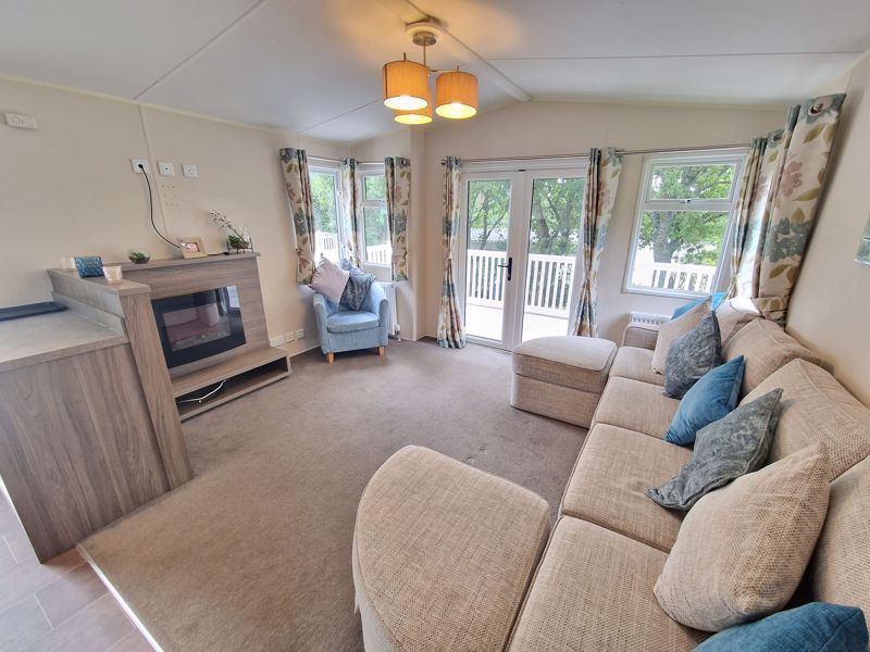 3 bed mobile/park home for sale in Lower Hyde Holiday Park, Shanklin