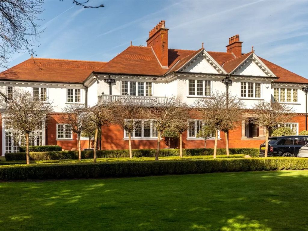 6 bed detached house to rent in Victoria Road, Formby L37, £25,000 pcm