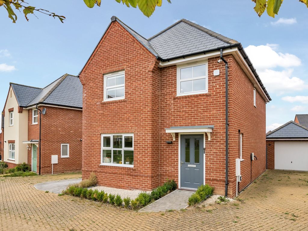 4 bed detached house for sale in Fleece Close, Andover Down, Andover