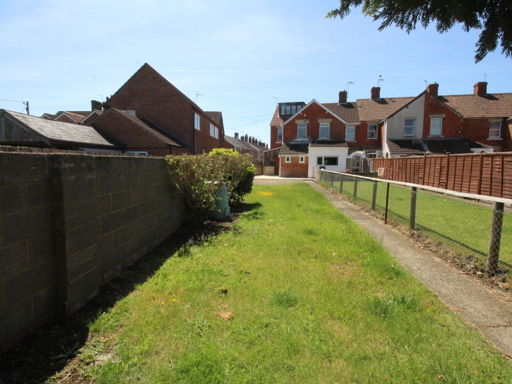 3 bed terraced house to rent in Sheldon Road, Chippenham SN14 Zoopla