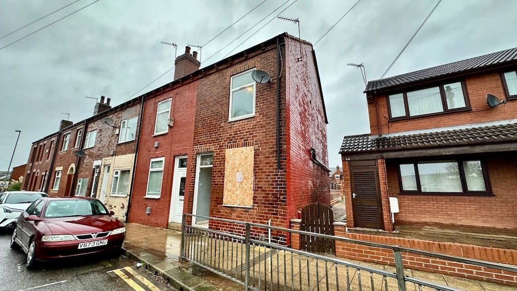 2 bed terraced house for sale in Wood Street, Castleford WF10 Zoopla
