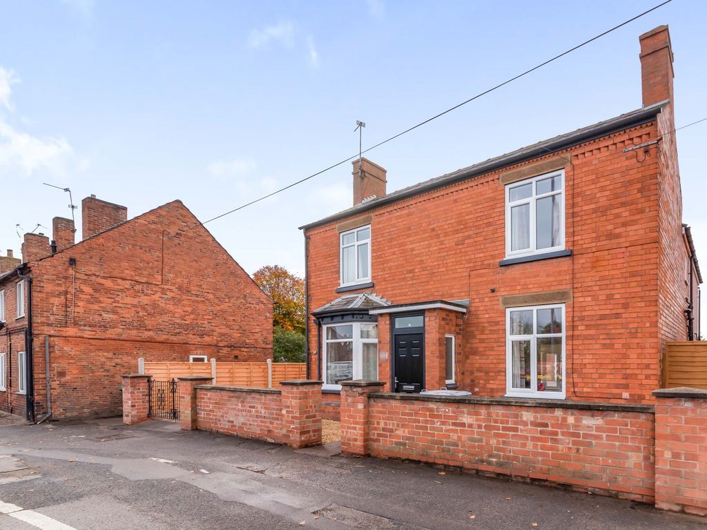 4 bed detached house for sale in London Road, Balderton, Newark NG24