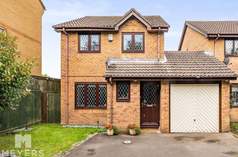 3 bed link detached house for sale in Charlotte Close, Talbot Village