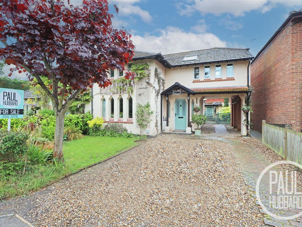 2 bed semidetached house for sale in Flixton Road, Flixton East NR32