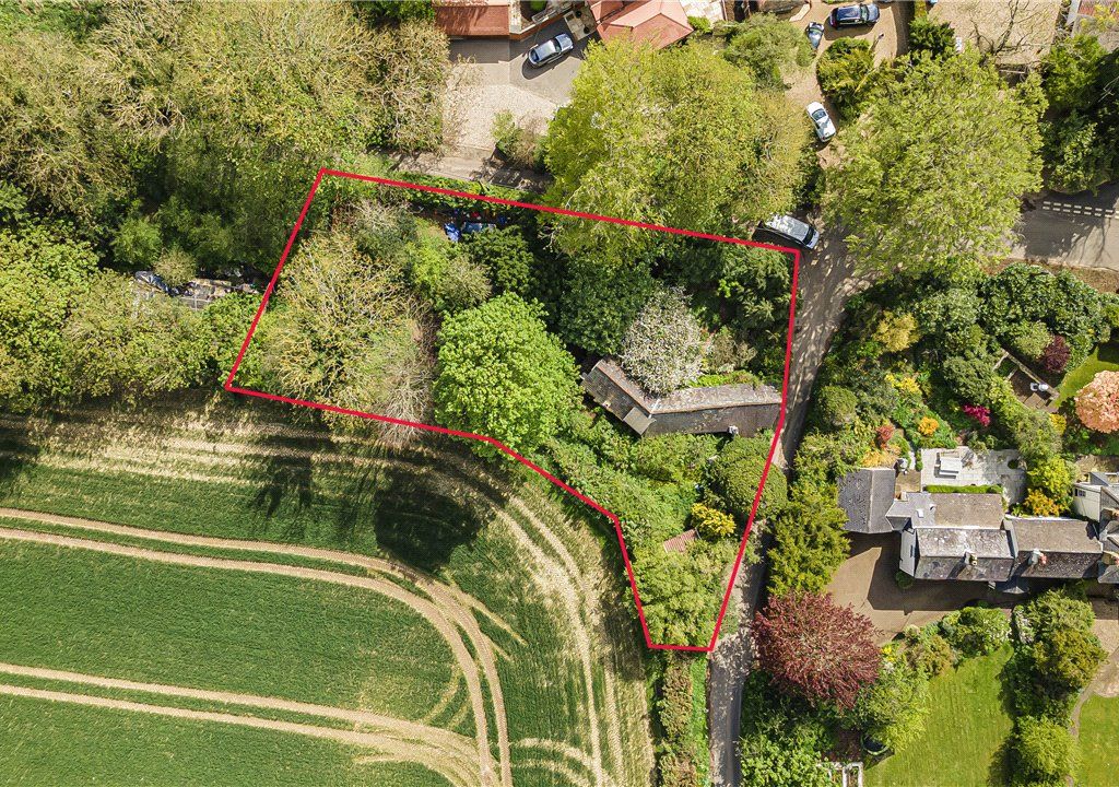 4 bed detached house for sale in Old Watling Street, Flamstead, St