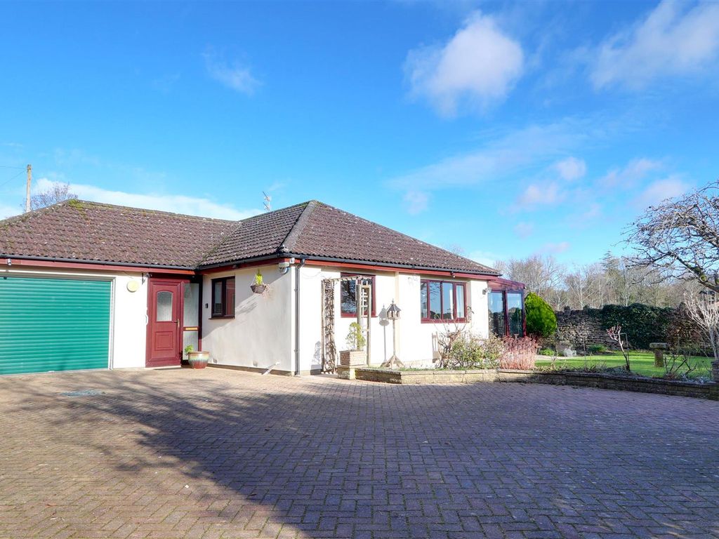 3 bed detached bungalow for sale in Gladstone Road, Combe Down, Bath