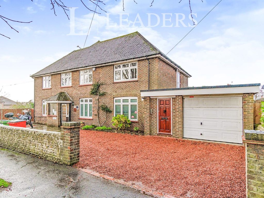2 bed to rent in Old Manor Road, Rustington, Littlehampton