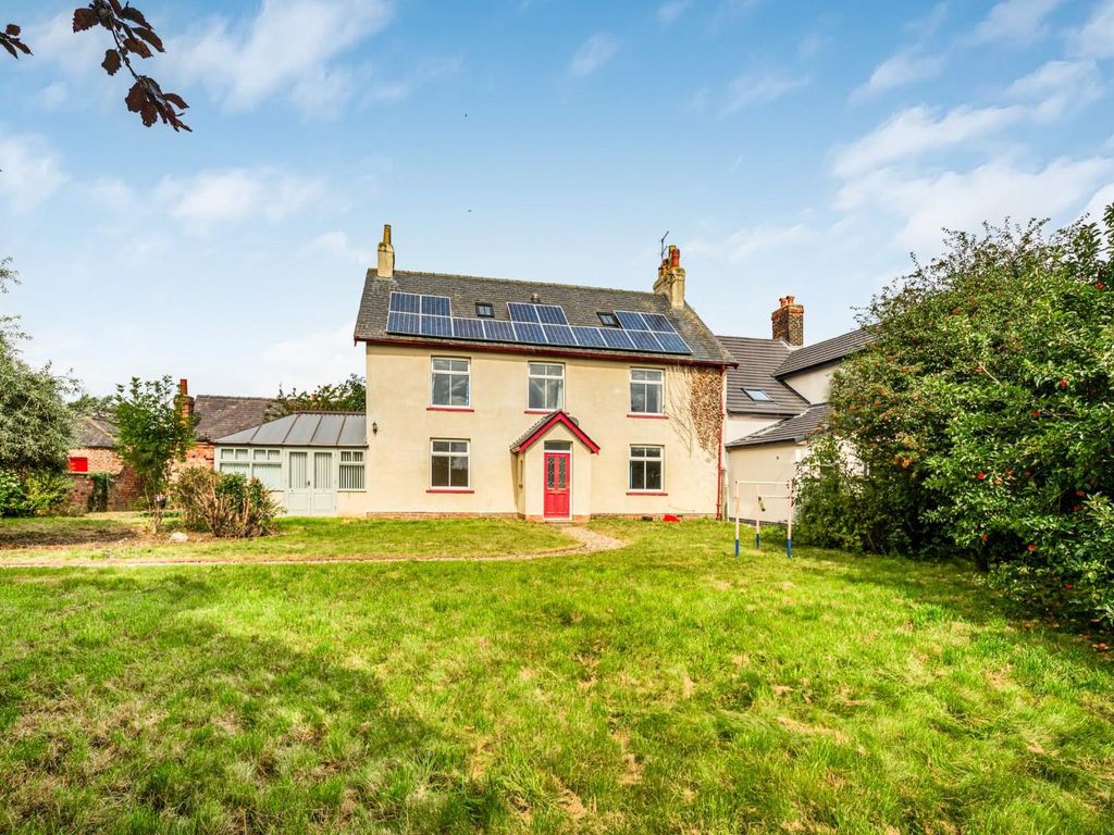 5 bed semidetached house for sale in Grange Road, Leconfield, Beverley