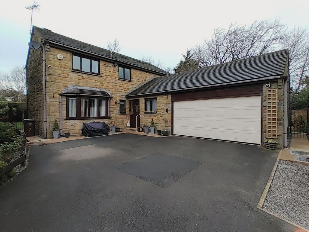 4 bed detached house for sale in Ox Heys Meadows, Thornton, Bradford