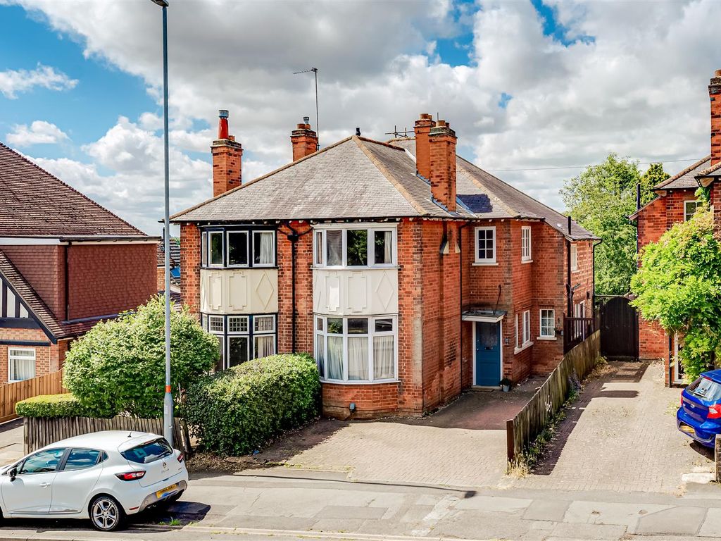 4 bed property for sale in London Road, Kettering NN15 Zoopla