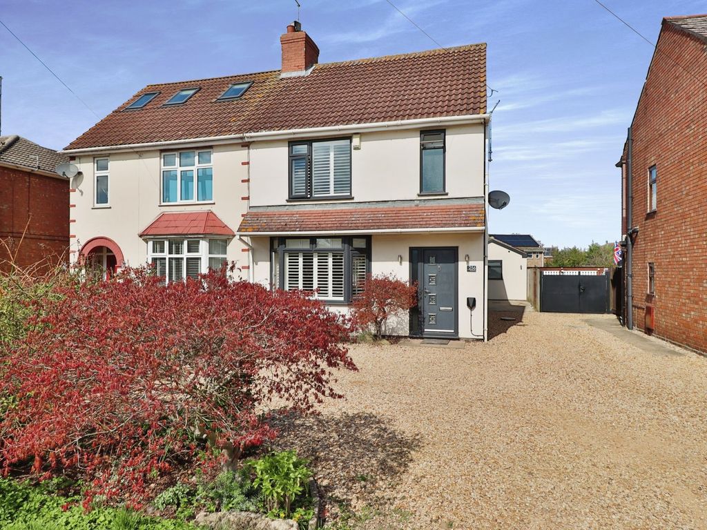 4 bed semidetached house for sale in Broadway, Yaxley PE7 Zoopla