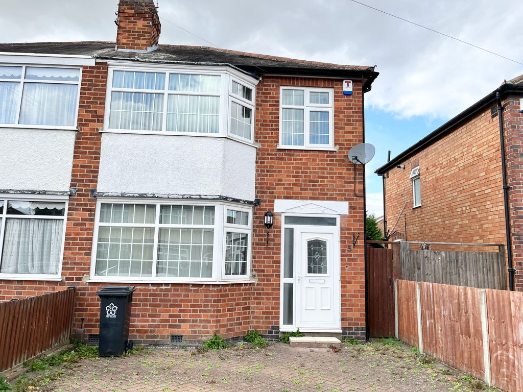 3 bed semidetached house to rent in Yardley Drive, Wigston, Leicester