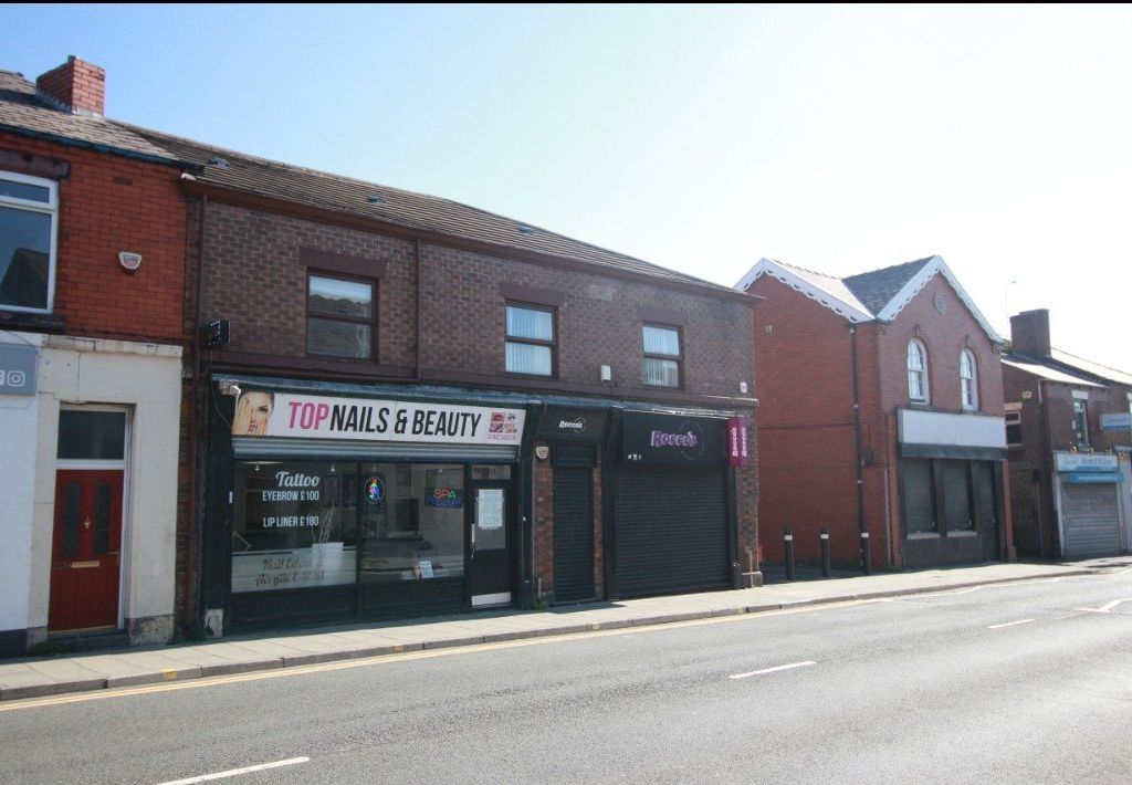 2 bed flat to rent in Ormskirk Road, Wigan, Greater Manchester WN5 Zoopla