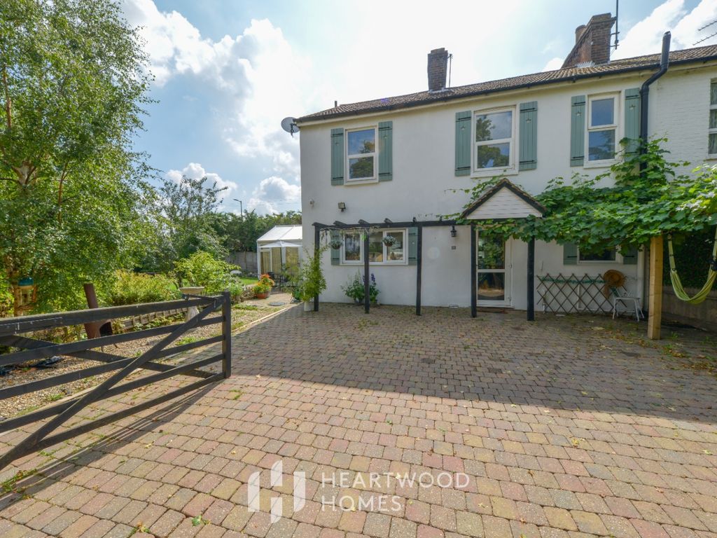 4 bed end terrace house for sale in Ardens Marsh, Sandpit Lane, St