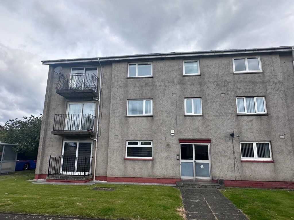3 bed flat to rent in 18F, Viscount Avenue, Renfrew PA4, £600 pcm Zoopla