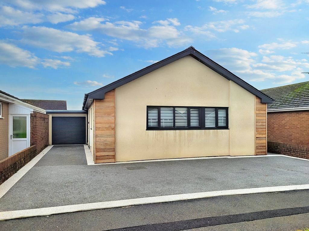 3 bed detached bungalow for sale in West End Avenue, Nottage, Porthcawl