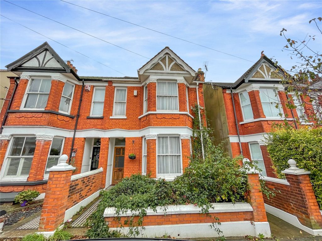 4 bed semidetached house for sale in Park Avenue, Gillingham, Kent ME7