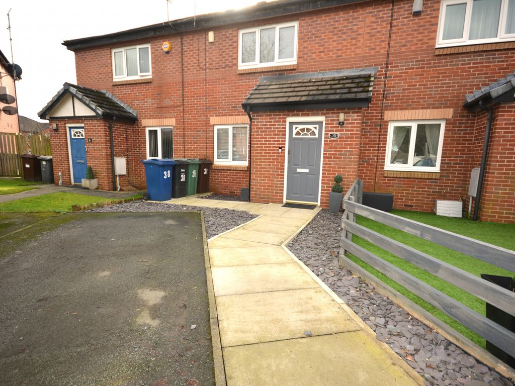 2 bed mews for sale in Cornwall Drive, Bury BL9, £165,000 Zoopla