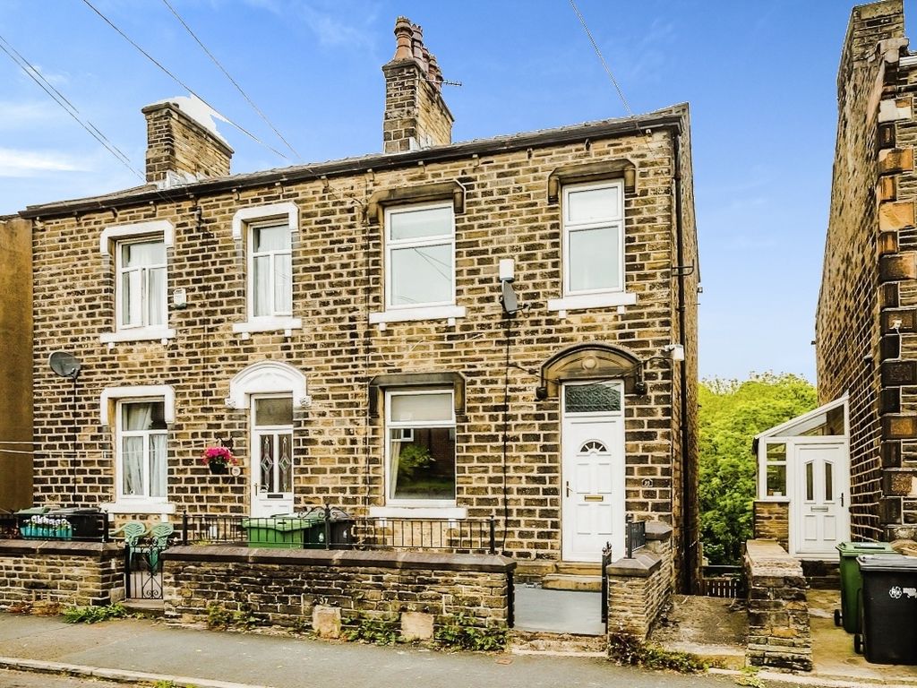 3 bed semidetached house for sale in Wood Street, Longwood