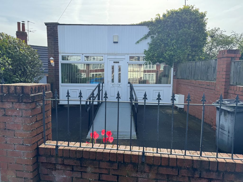 Studio for sale in Hawes Side Lane, Blackpool FY4, £65,000 Zoopla