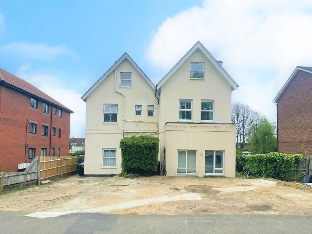 1 bed flat for sale in Flat 8, 25 Hook Road, Surbiton, Surrey KT6 Zoopla