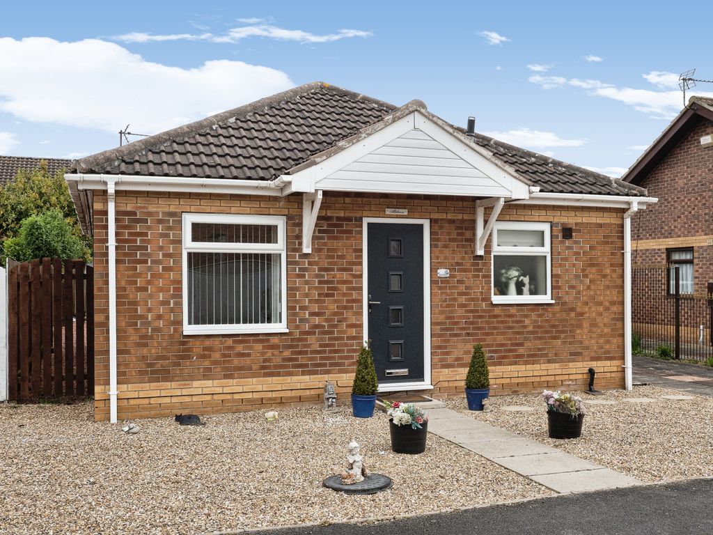 2 bed bungalow for sale in Isis Court, Pilots Way, Victoria Dock, Hull