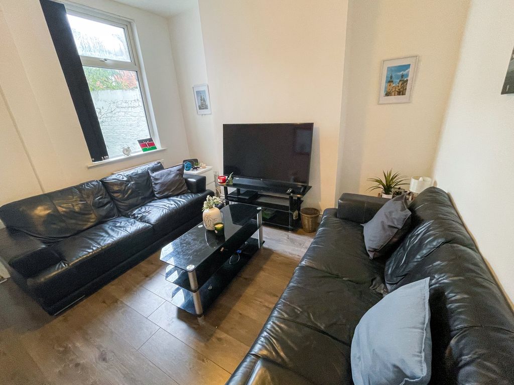 4 bed shared to rent in Picton Road, Wavertree, Liverpool