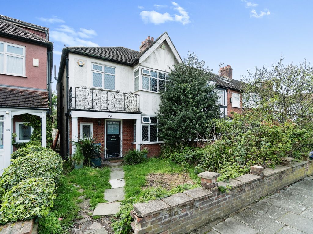 4 bed semidetached house for sale in Springfield Avenue, Raynes Park