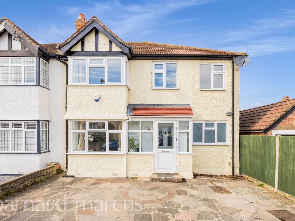 4 bed semidetached house for sale in Tonfield Road, North Cheam