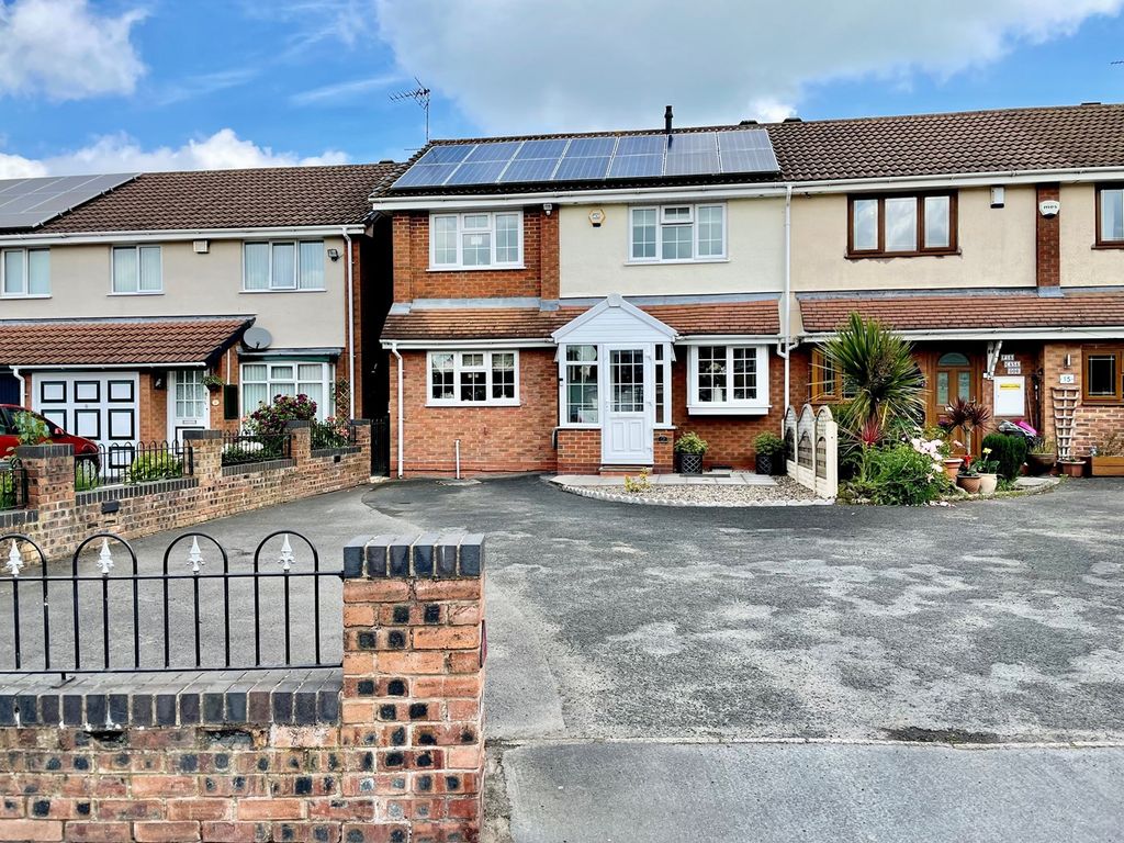 4 bed semidetached house for sale in Brook House Lane, Featherstone