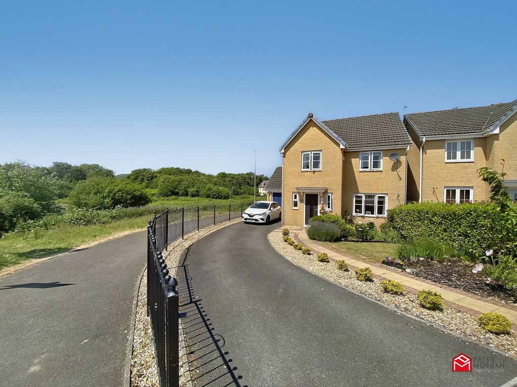 4 bed detached house for sale in Clos Tyn Y Coed, Sarn, Bridgend