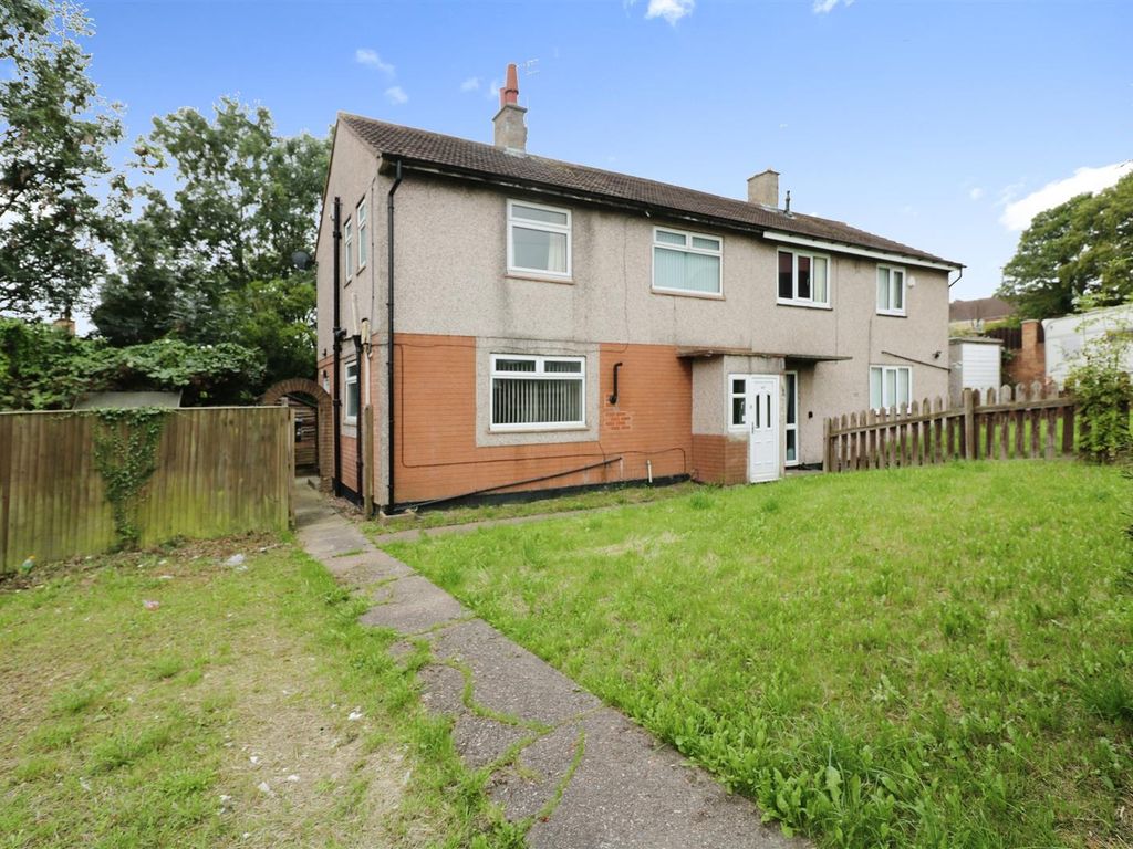 3 bed semidetached house for sale in Kilnhurst Road, Rawmarsh