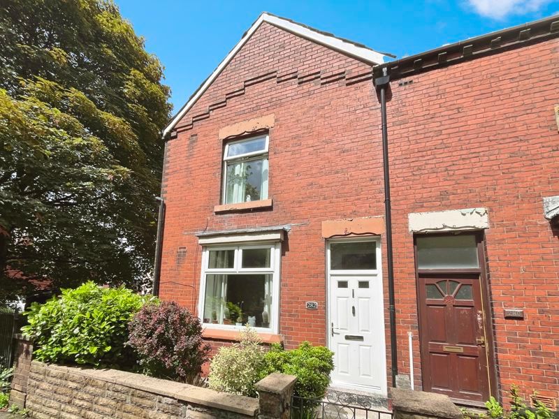 3 bed terraced house for sale in Willows Lane, Bolton BL3, £130,000