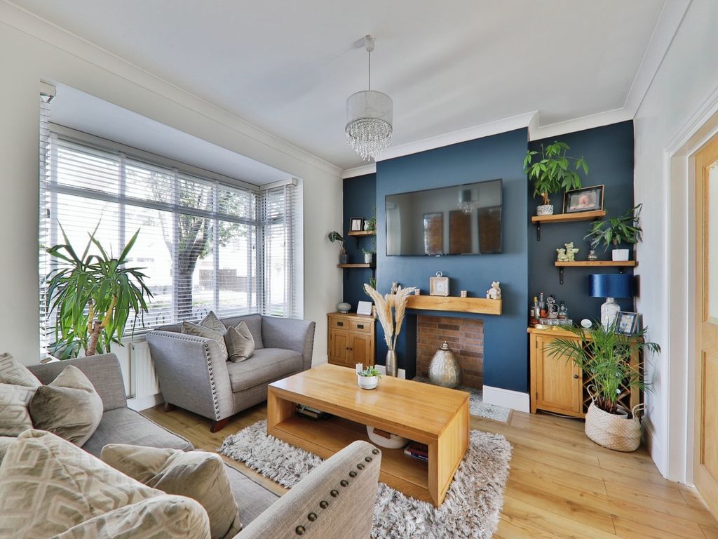 3 bed semidetached house for sale in Lynton Avenue, Anlaby Park Road