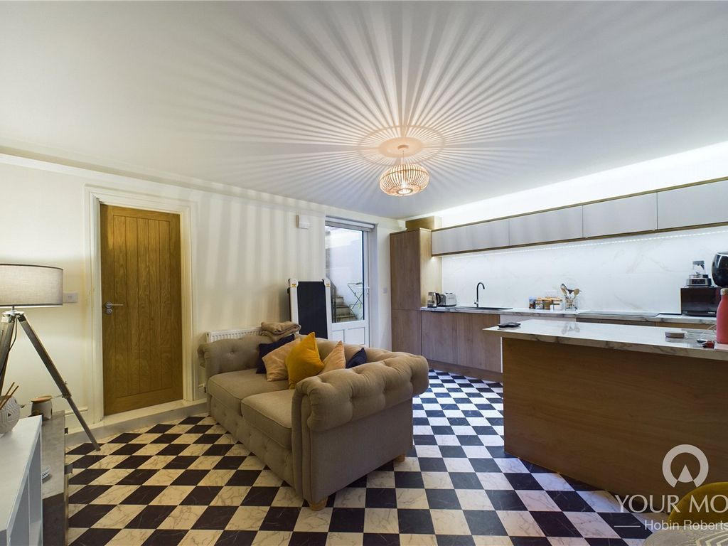 1 bed flat to rent in Semilong Road, Semilong, Northampton NN2, £795