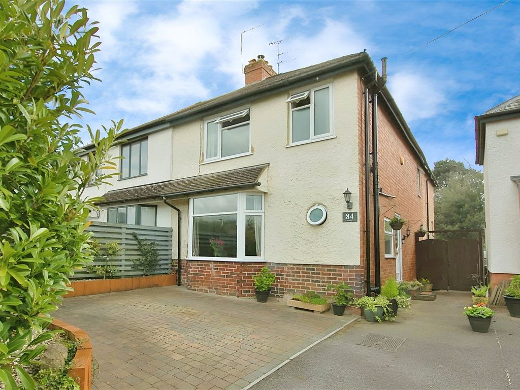 3 bed semidetached house for sale in East End Road, Charlton Kings