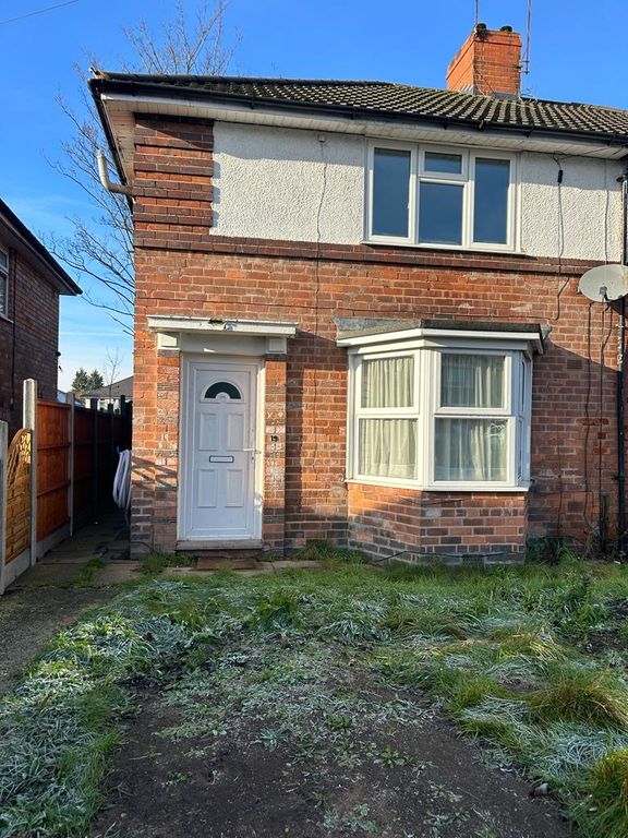 3 bed property to rent in Chinley Grove, Birmingham B44, £1,000 pcm