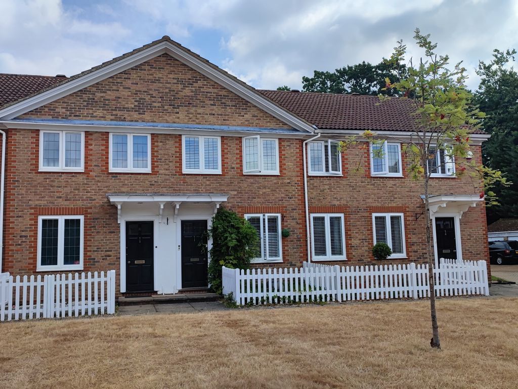 Rowan Green, Weybridge KT13  