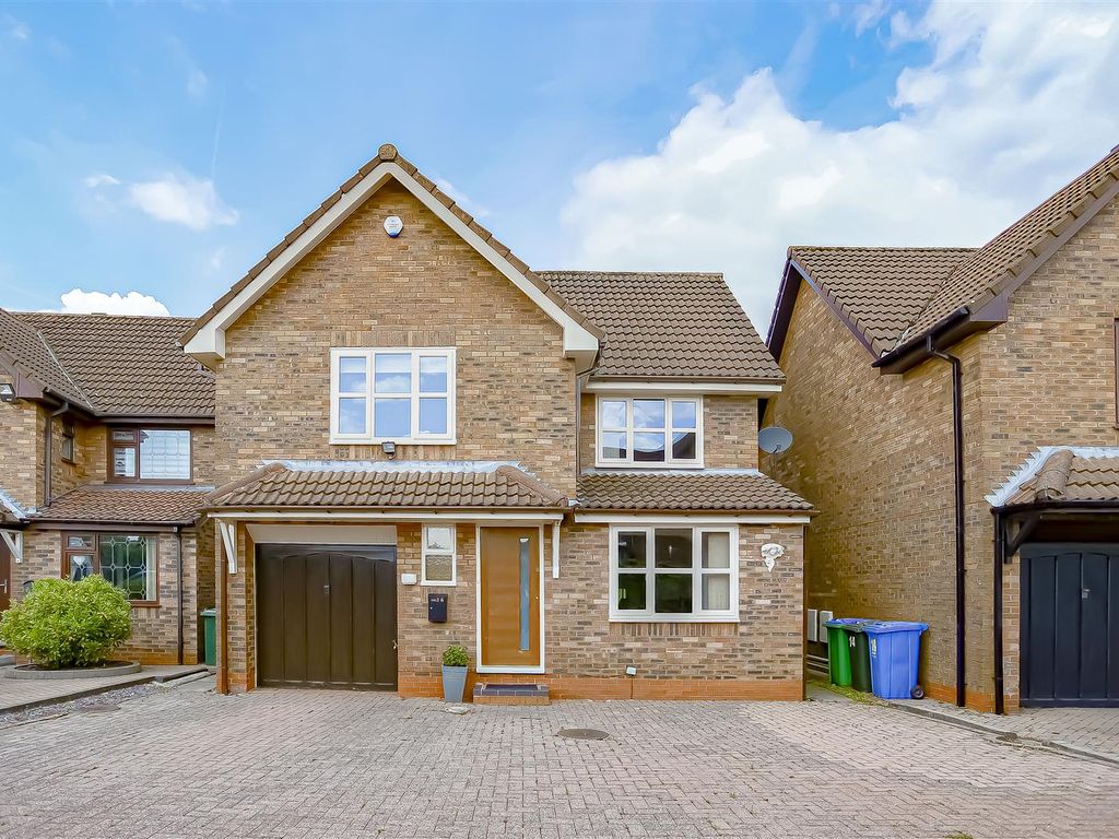 4 bed detached house for sale in Heather Close, Heywood OL10, £350,000