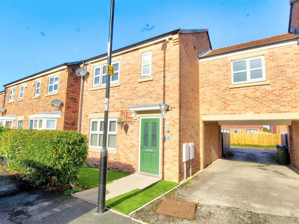 3 bed link detached house for sale in Sidings Place, Fence Houses
