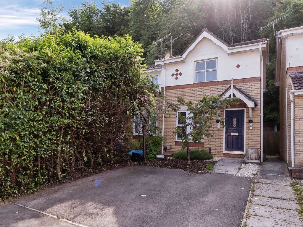 3 bed end terrace house for sale in Evans Close, St. Annes Park