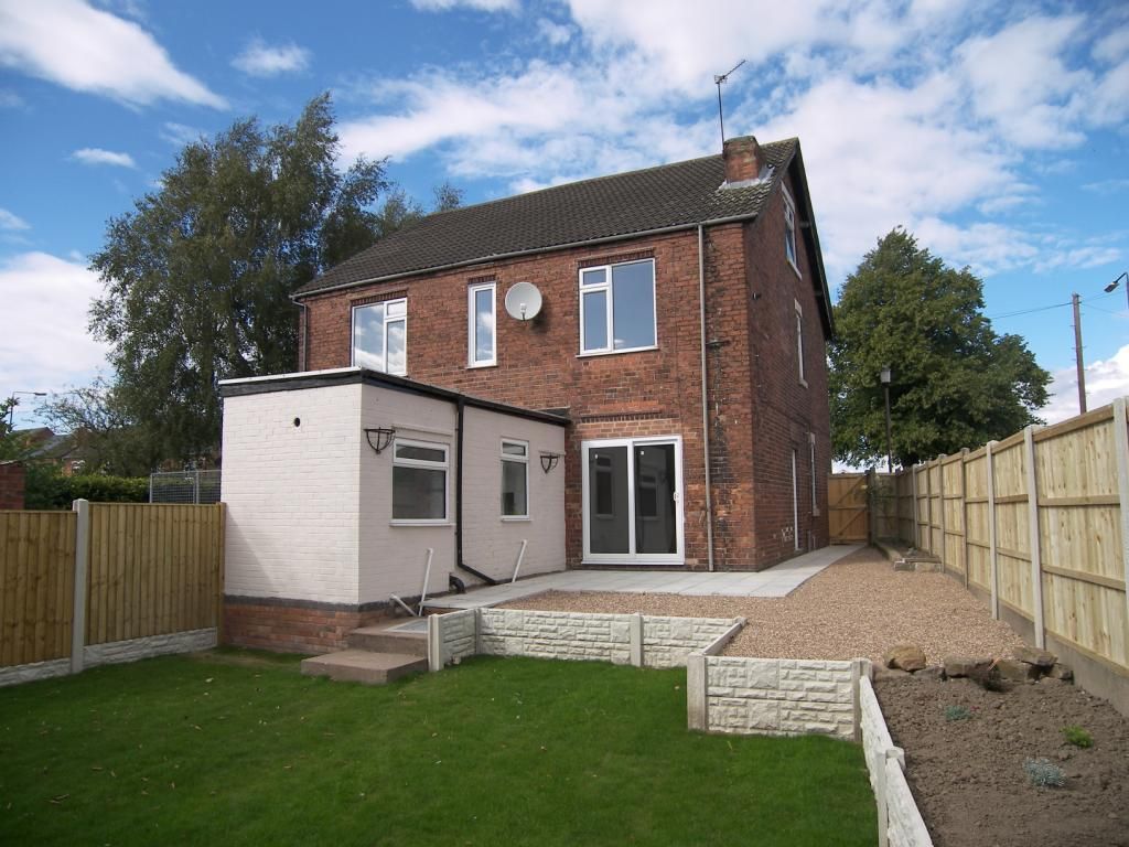 2 bed property to rent in The Common, South Normanton, Alfreton DE55, £