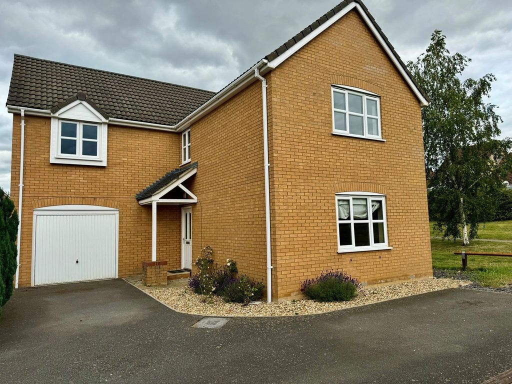 4 bed detached house to rent in Pinto Close, Downham Market PE38, £