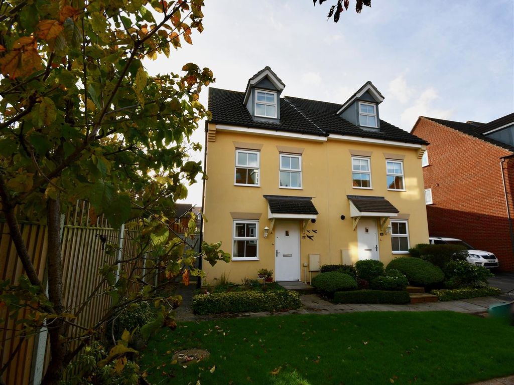3 bed semidetached house for sale in Kings Yard, Lydeard