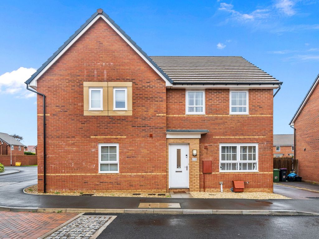 3 bed semidetached house for sale in James Prosser Way, Llantarnam